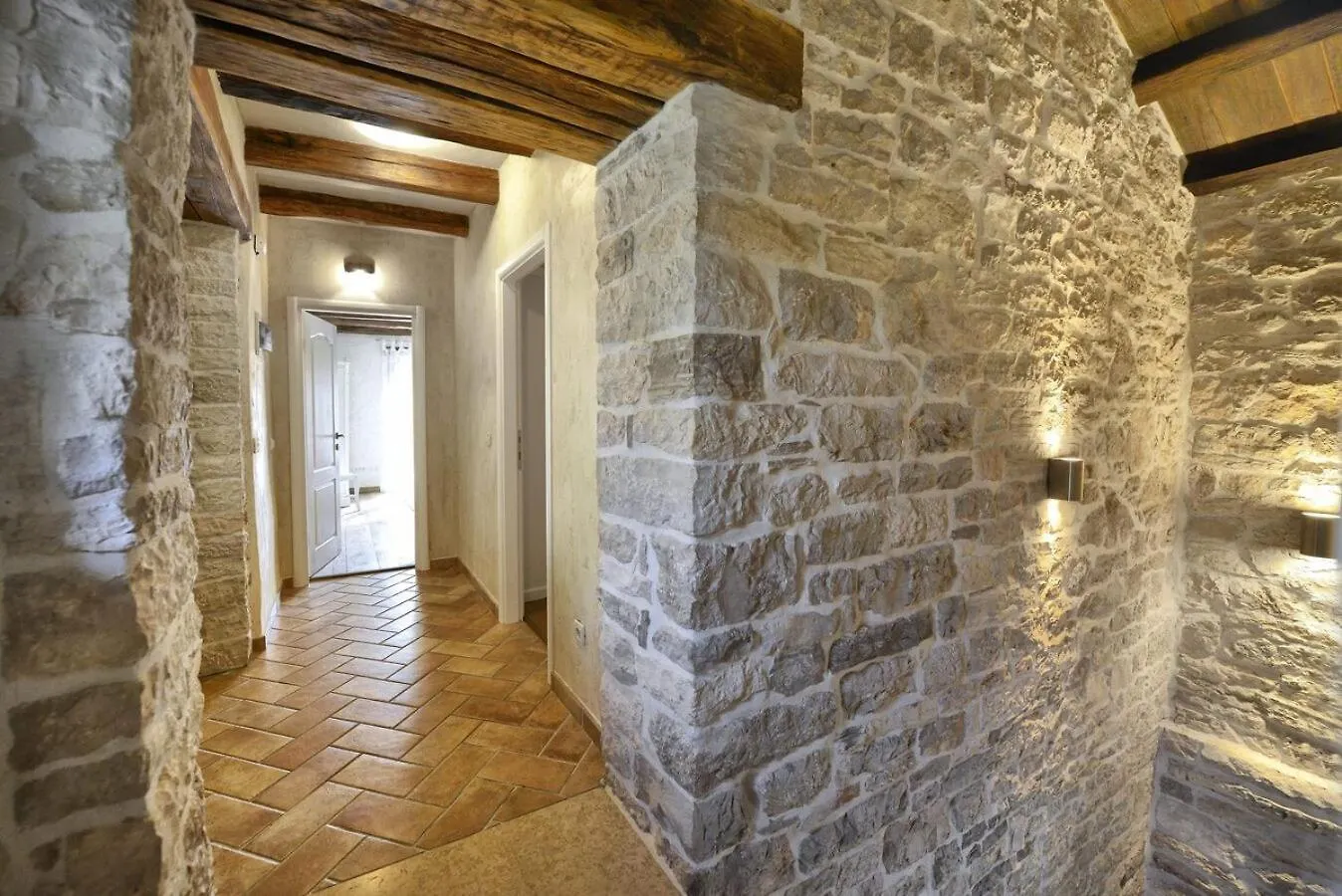 Villa Zvonar Near Motovun With Large Pool And Whirlpool Rakotule