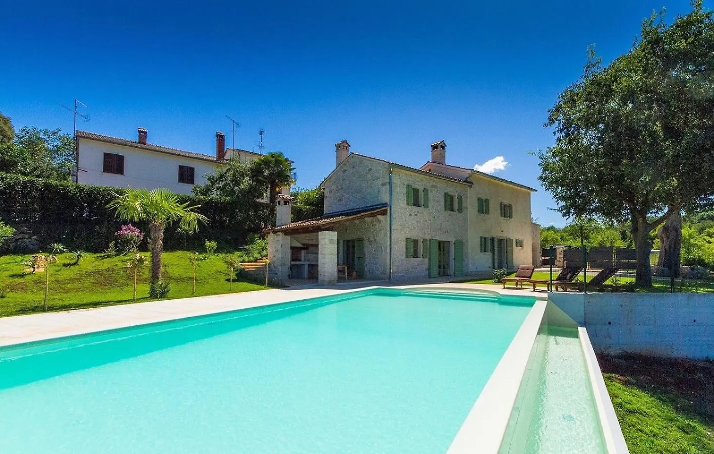 Villa Zvonar Near Motovun With Large Pool And Whirlpool Rakotule